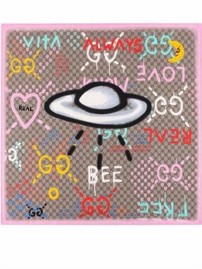 Gucci silk scarf. No signs of wear has been in a frame for a year.